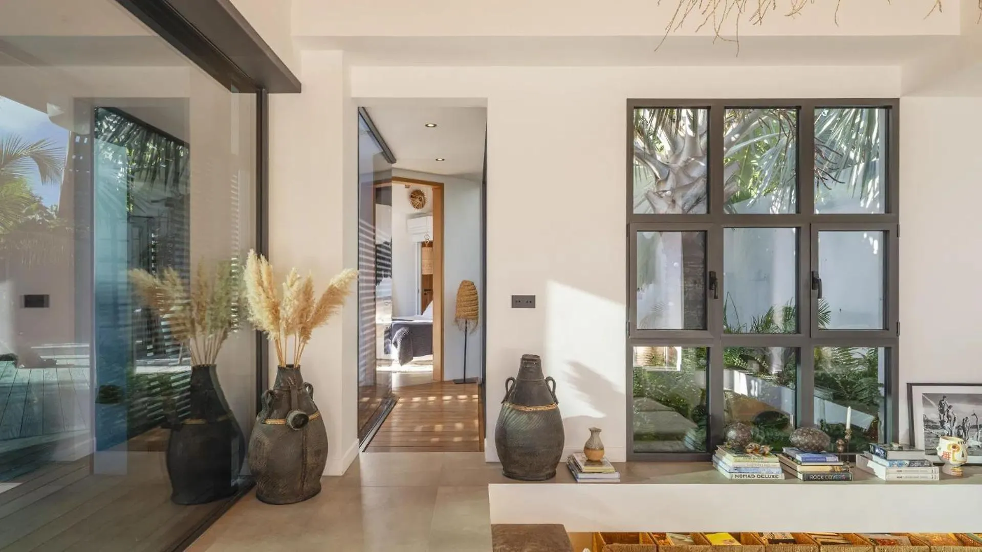 Dreamy Villa With Pool and Views 古斯塔维亚